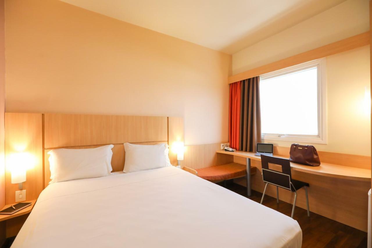 Готель Ibis Montes Claros Shopping Екстер'єр фото