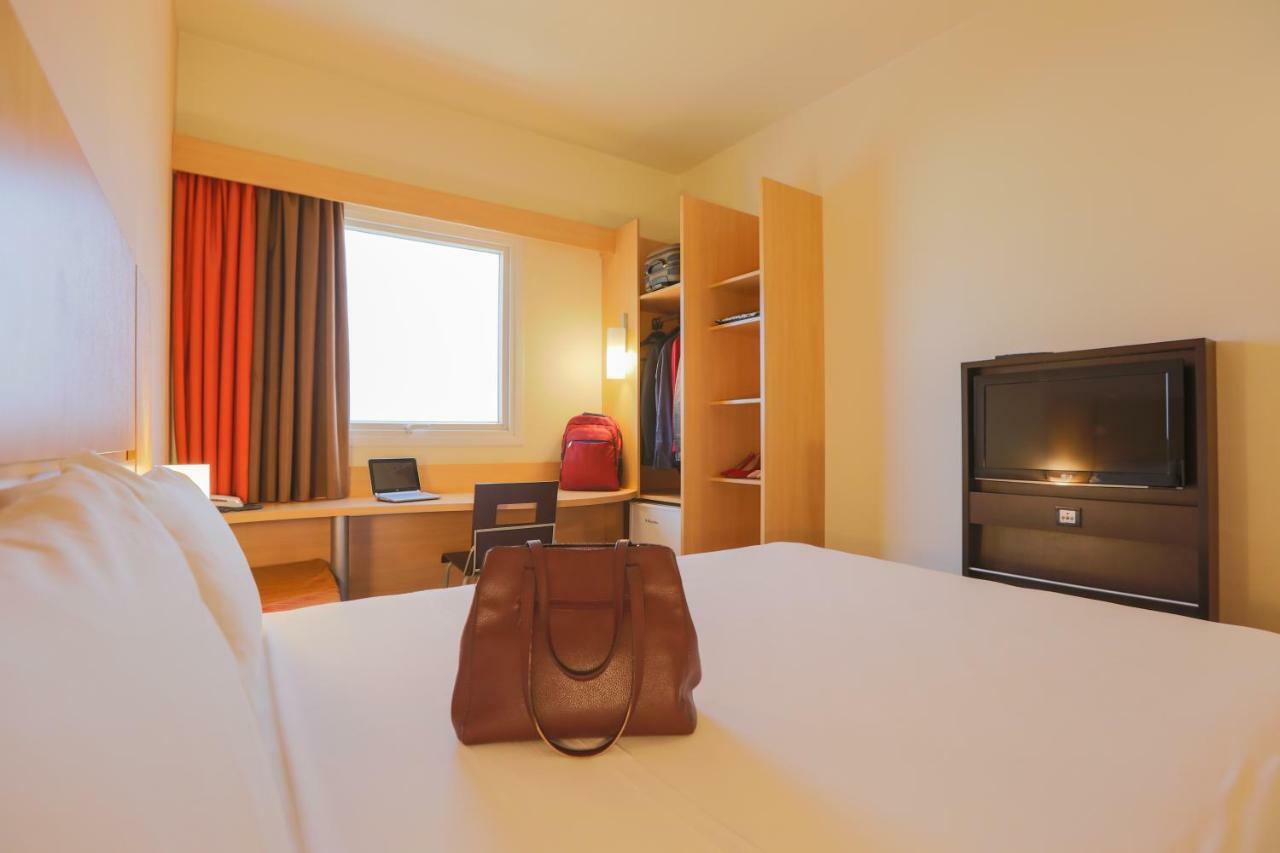 Готель Ibis Montes Claros Shopping Екстер'єр фото