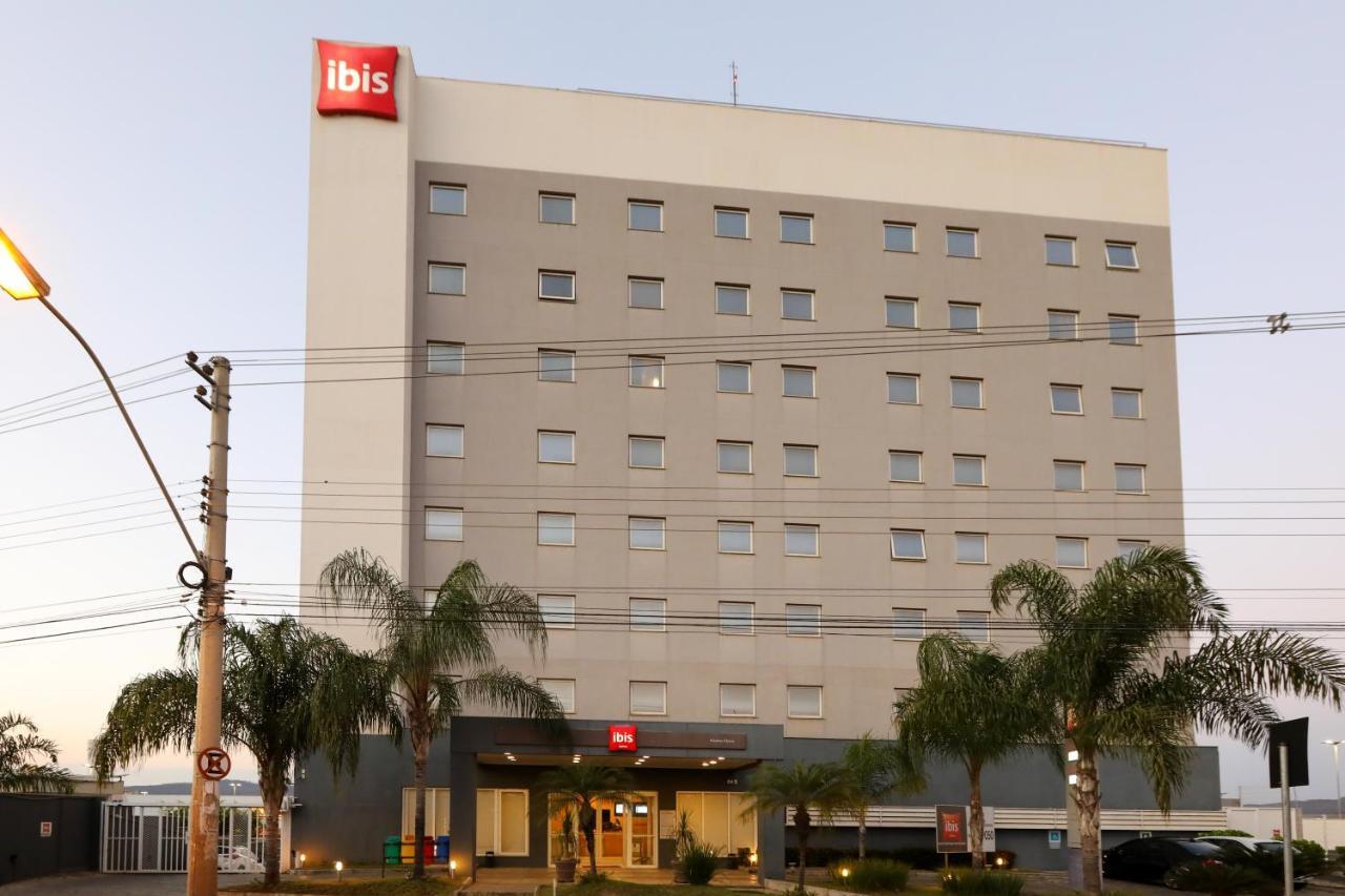 Готель Ibis Montes Claros Shopping Екстер'єр фото