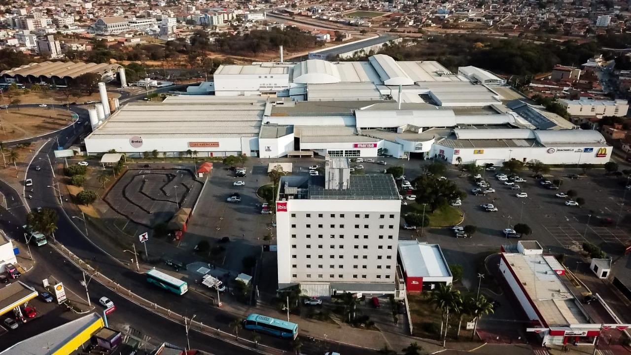 Готель Ibis Montes Claros Shopping Екстер'єр фото