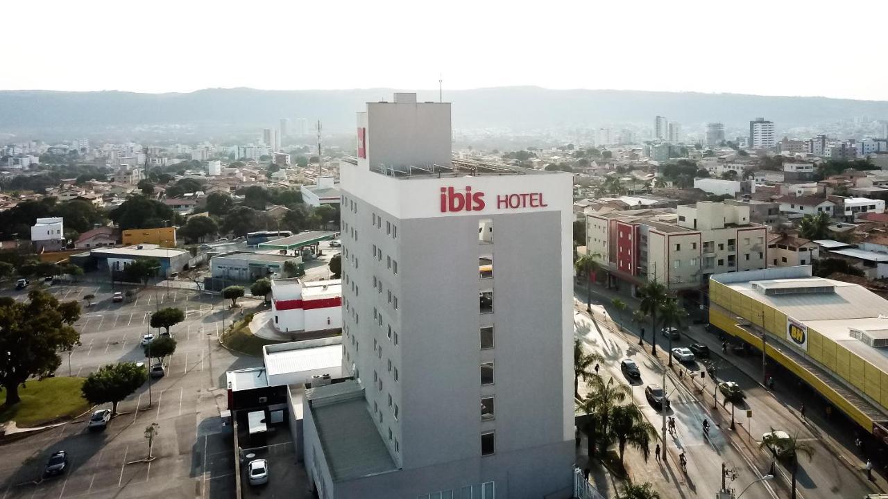 Готель Ibis Montes Claros Shopping Екстер'єр фото