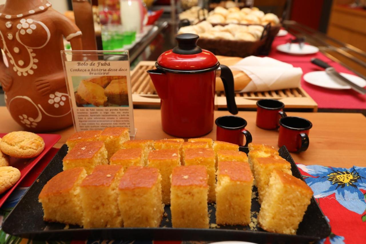 Готель Ibis Montes Claros Shopping Екстер'єр фото