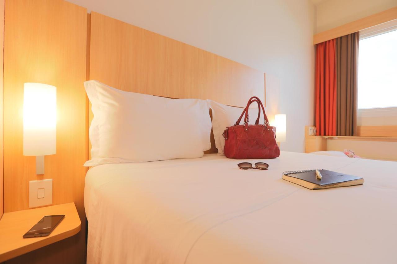 Готель Ibis Montes Claros Shopping Екстер'єр фото